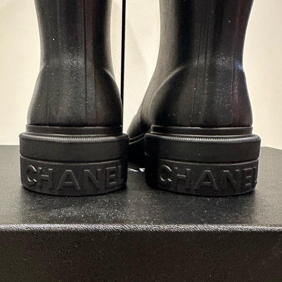 SOLD Chanel logo Rainboots Size 36 - Picture 3 of 4
